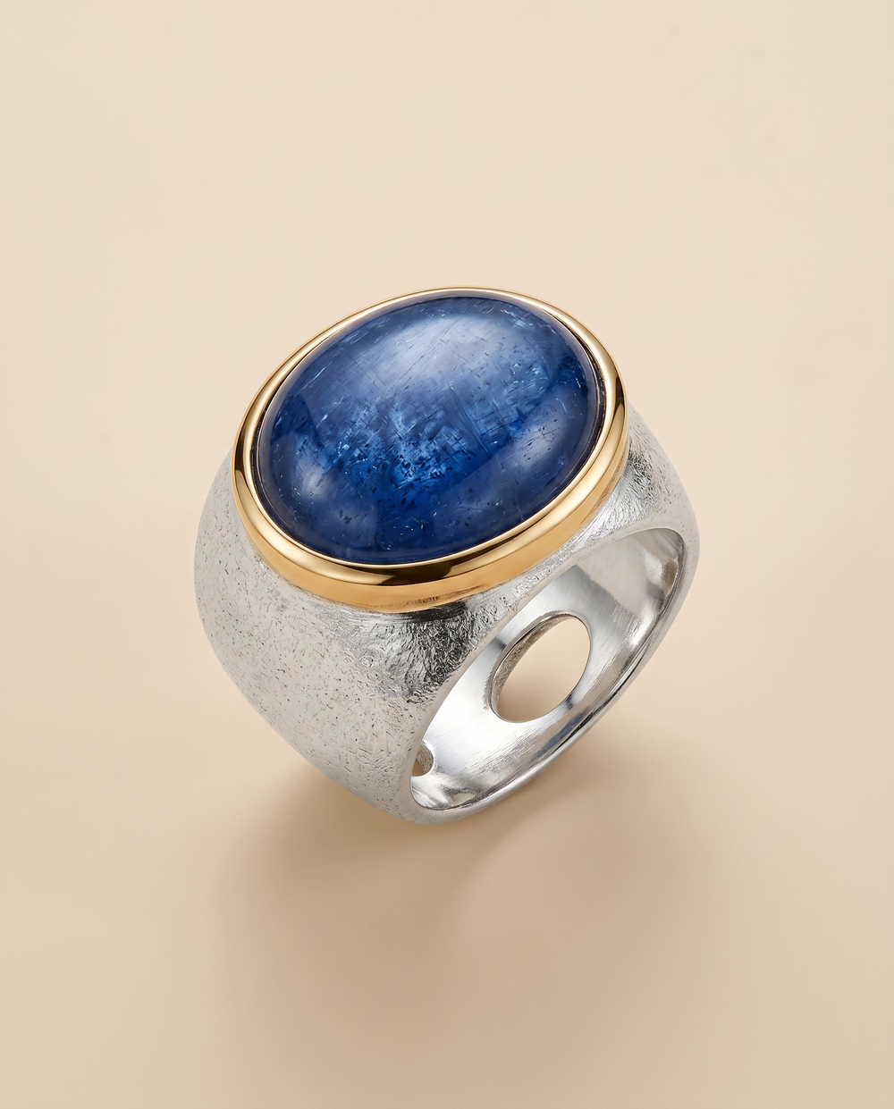 Tay Kyanite Tube Ring