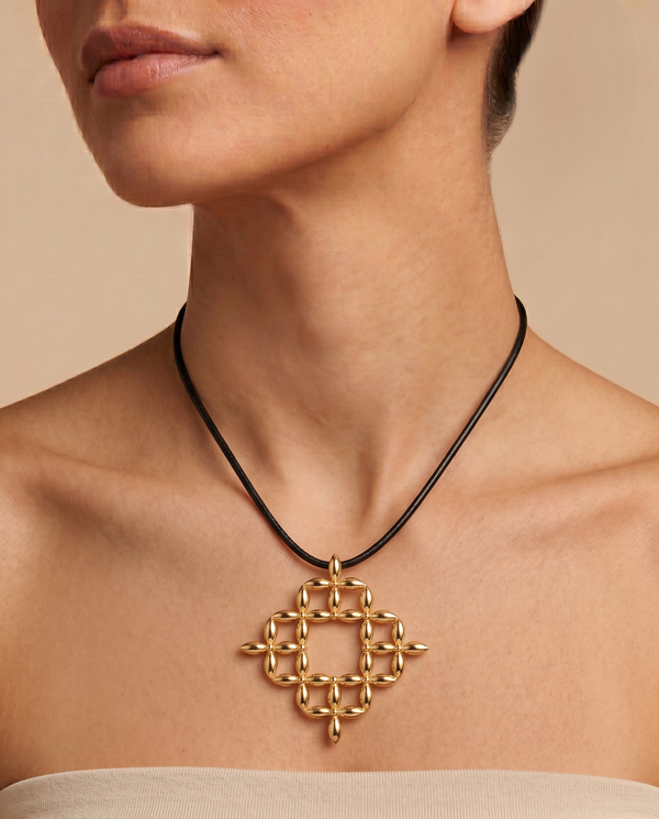 Tay Floret Pendant