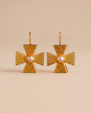 Tay Pearl Set Wirewrap Maltese Cross Eardrops