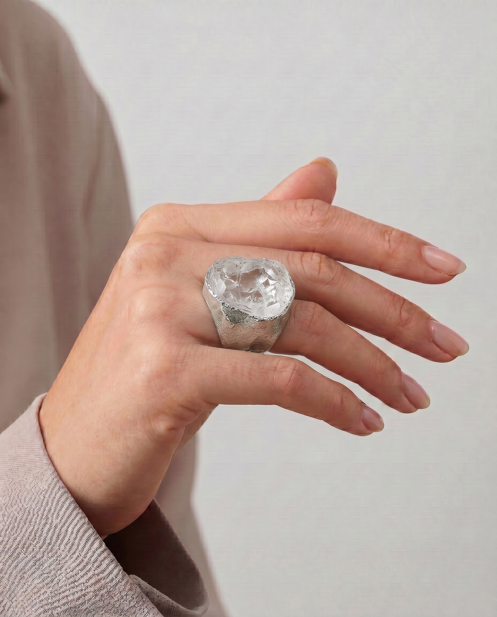 Lassanai Clear Quartz Big Boss Ring Silver